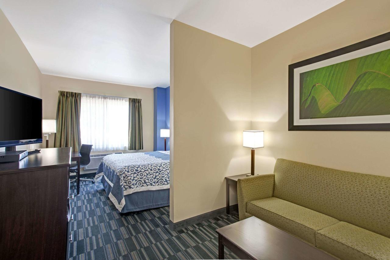 Days Inn & Suites By Wyndham Ozone Park/Jfk Airport 뉴욕 외부 사진