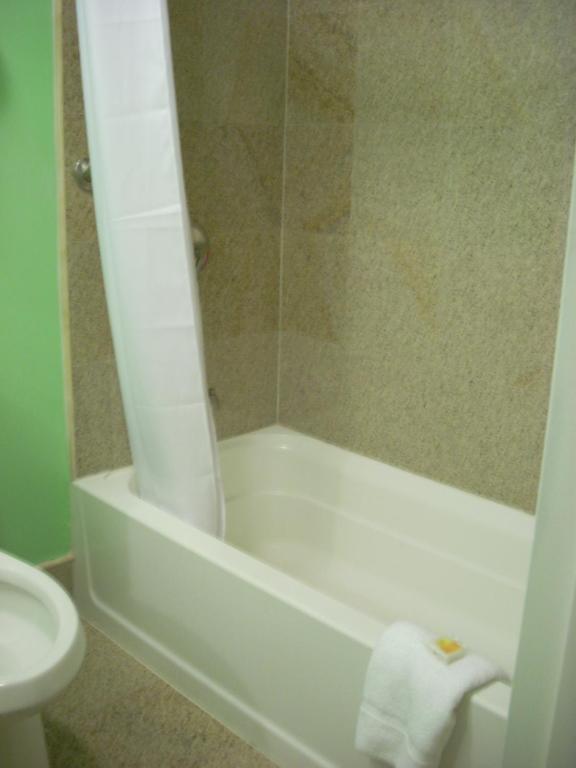 Days Inn & Suites By Wyndham Ozone Park/Jfk Airport 뉴욕 객실 사진