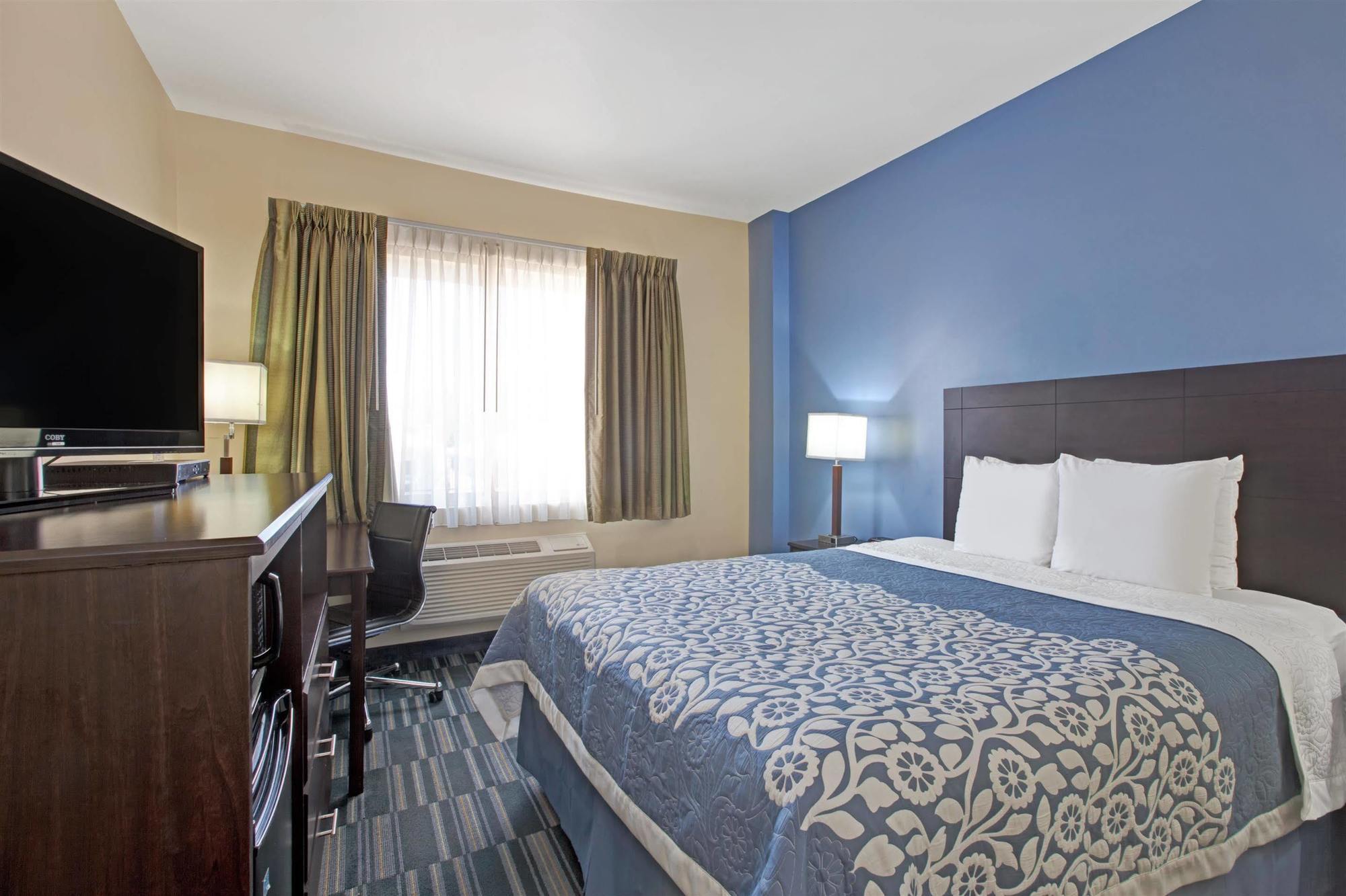 Days Inn & Suites By Wyndham Ozone Park/Jfk Airport 뉴욕 외부 사진
