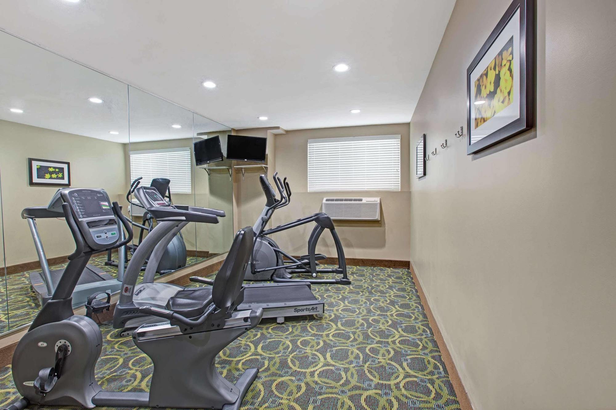 Days Inn & Suites By Wyndham Ozone Park/Jfk Airport 뉴욕 외부 사진