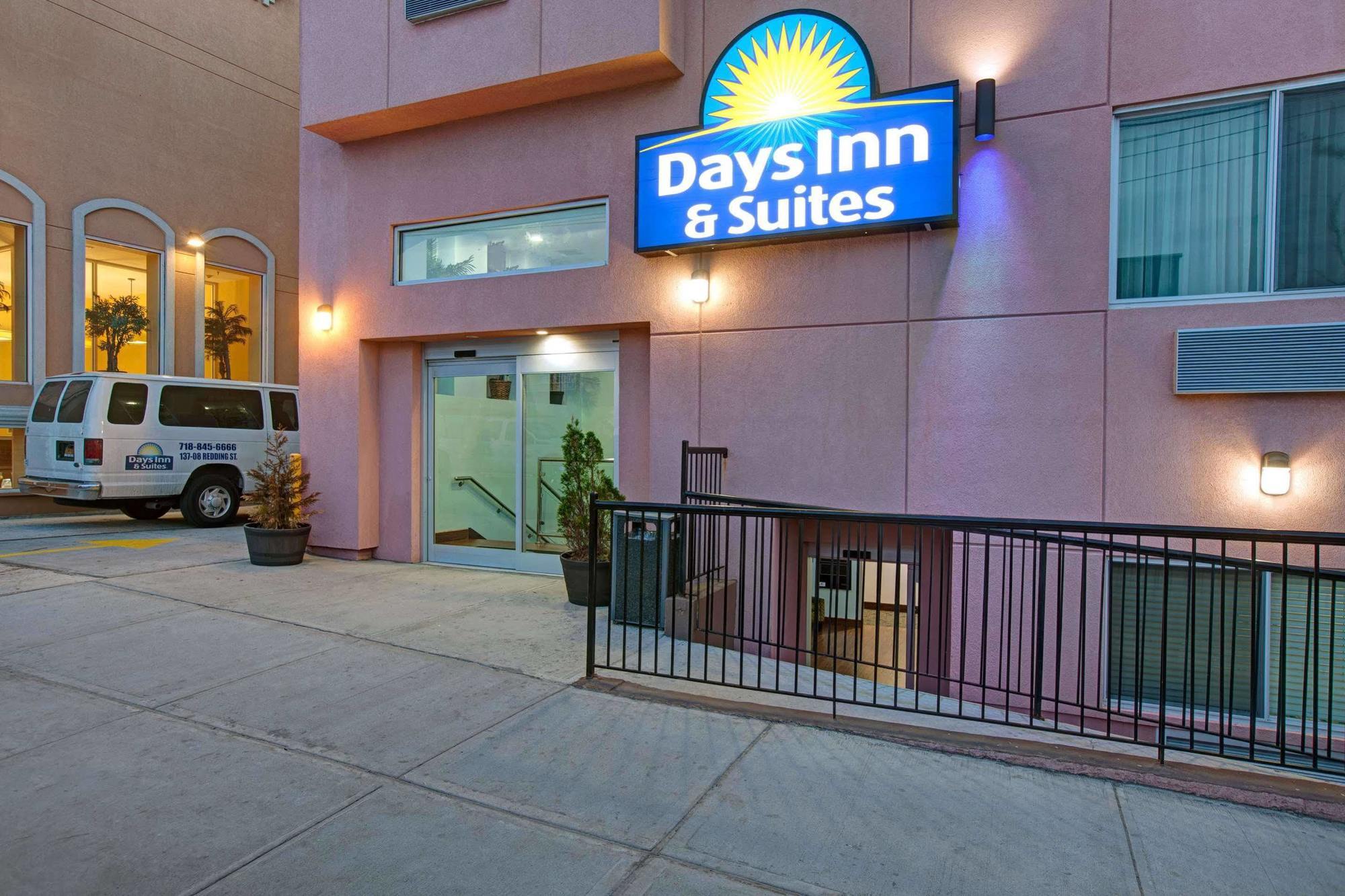 Days Inn & Suites By Wyndham Ozone Park/Jfk Airport 뉴욕 외부 사진